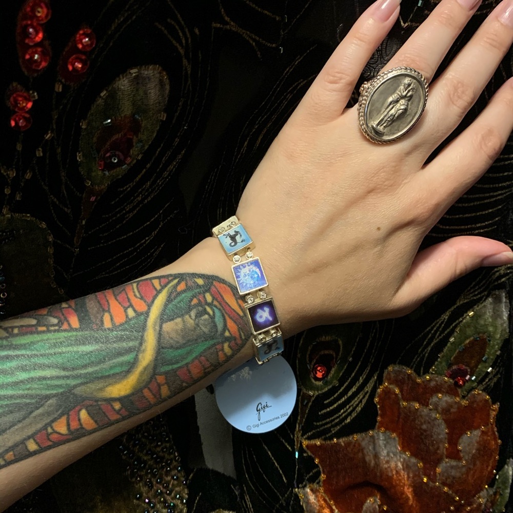 Vintage Holographic Capricorn Zodiac bracelet NWT - Picture 5 of 13